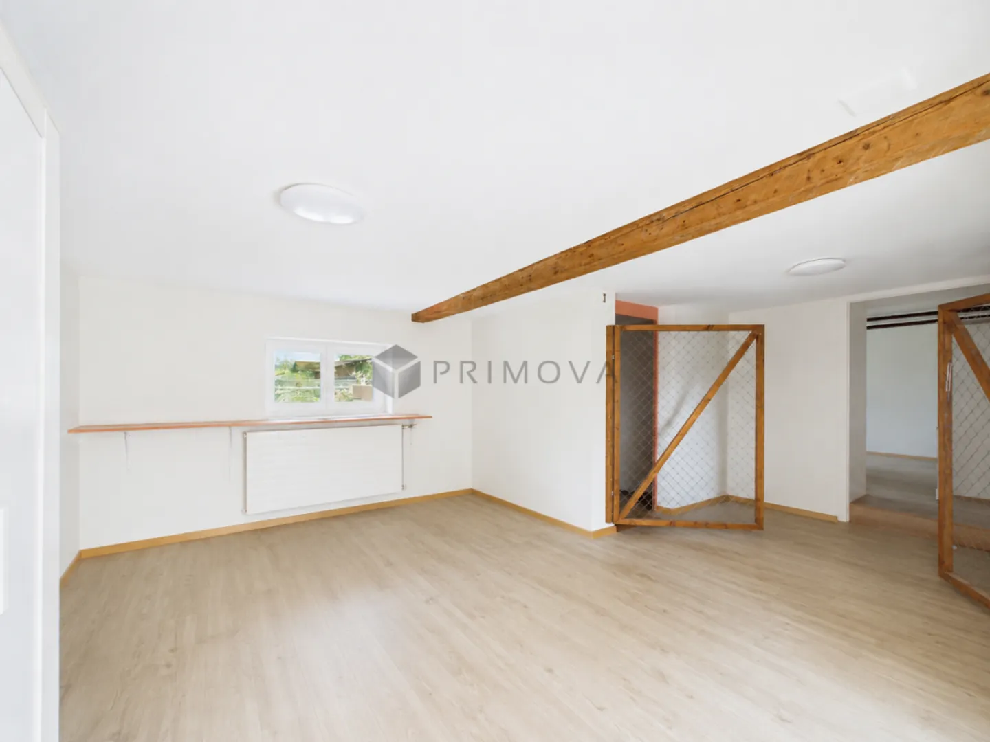 Modernisiertes Zweifamilienhaus mit Weitblick, Doppelgarage und viel Platz - Photo 8 of 13
