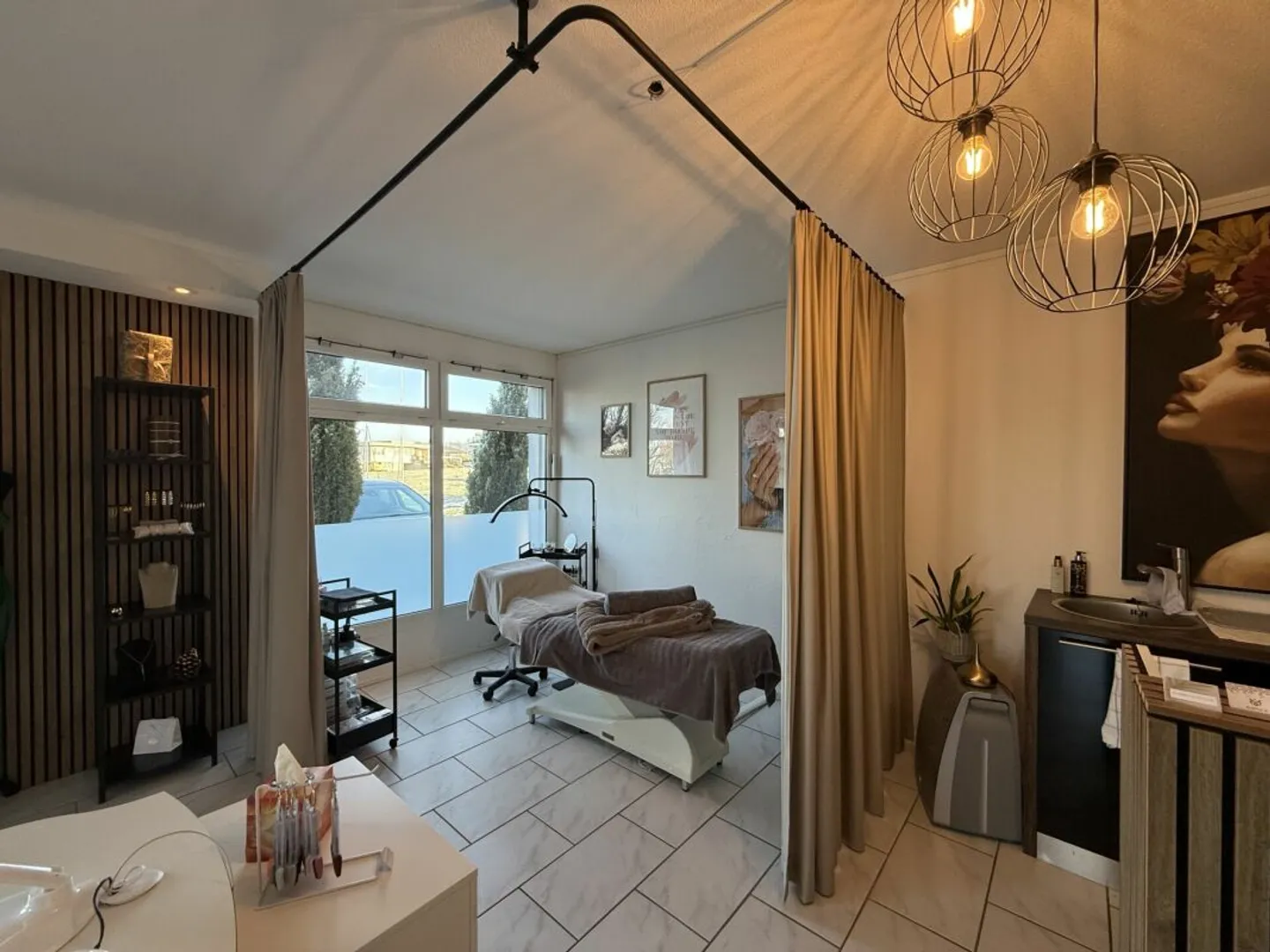 Commercial space for beauty studio, practice, massage/therapy, workshop or office - Photo 7 of 8