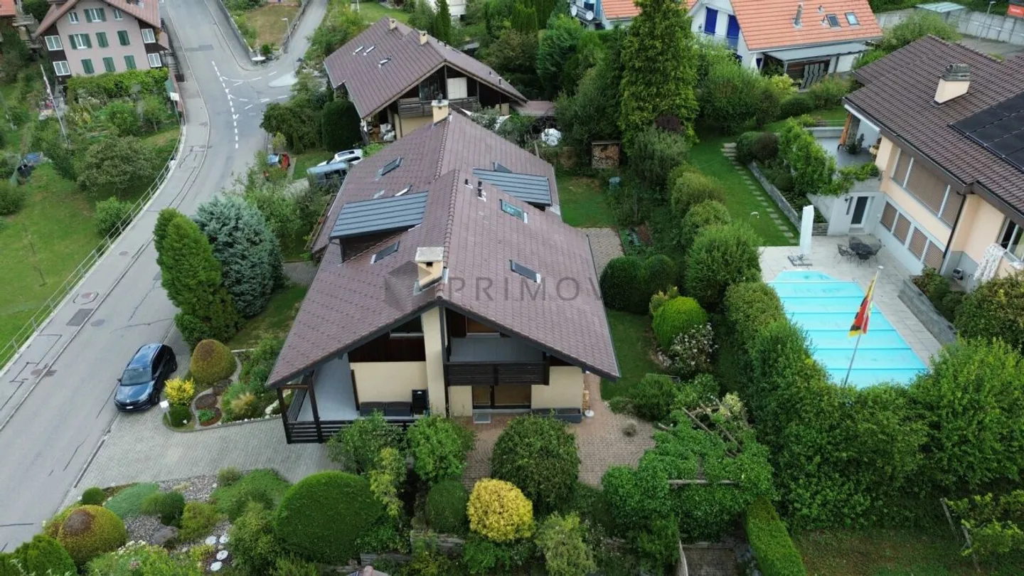 6.5 Room Family Apartment near Lake Thun - Photo 3 of 6