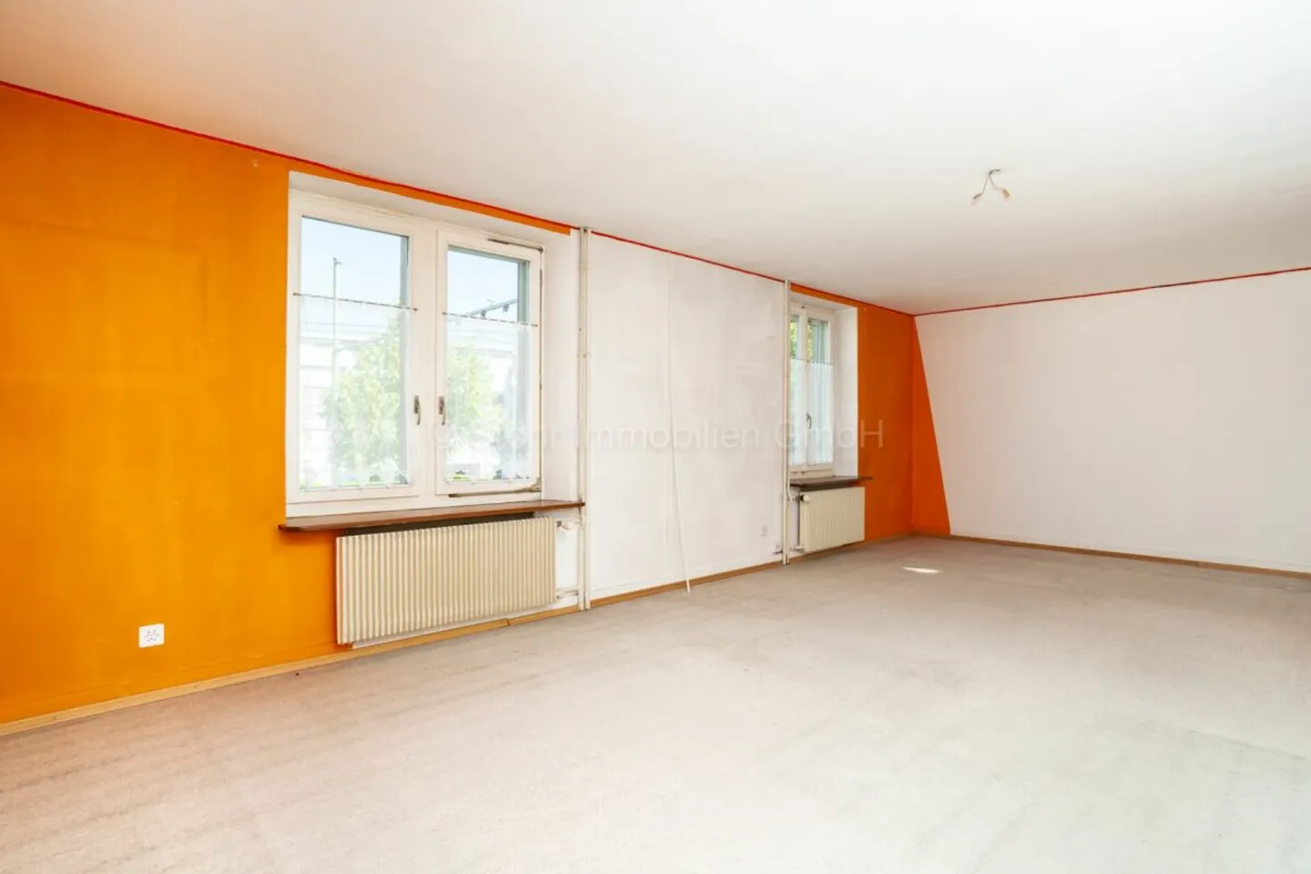 Charmantes 6.5-Zimmer-DEFH mit viel Potenzial im beliebten Quartier Deutweg - Foto 10 von 13