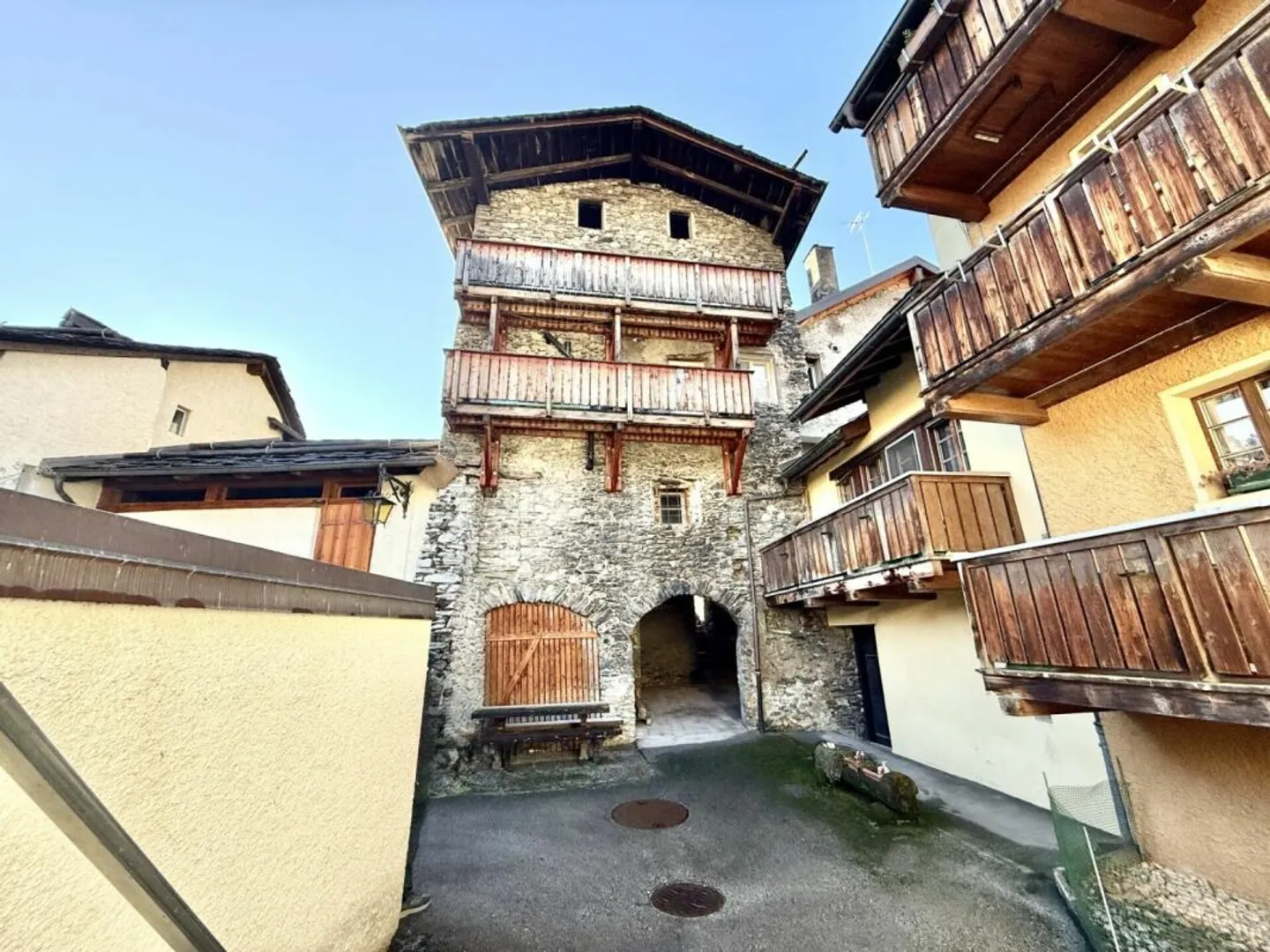 Casa di villaggio 9.5 stanze a Salgesch - Foto 1 di 13