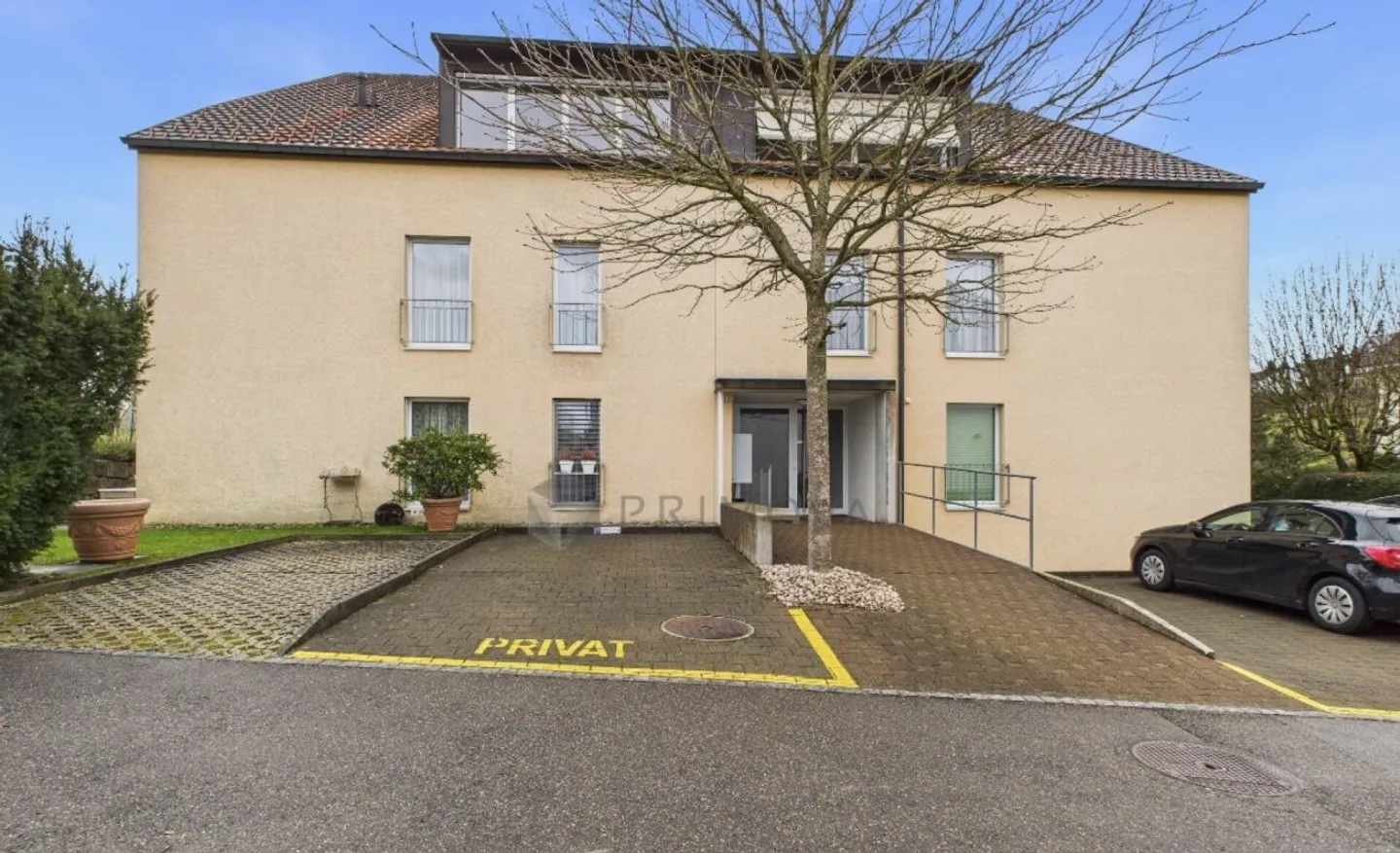 Appartement moderne de 2,5 pièces avec un grand caractère de loft - Photo 1 sur 9