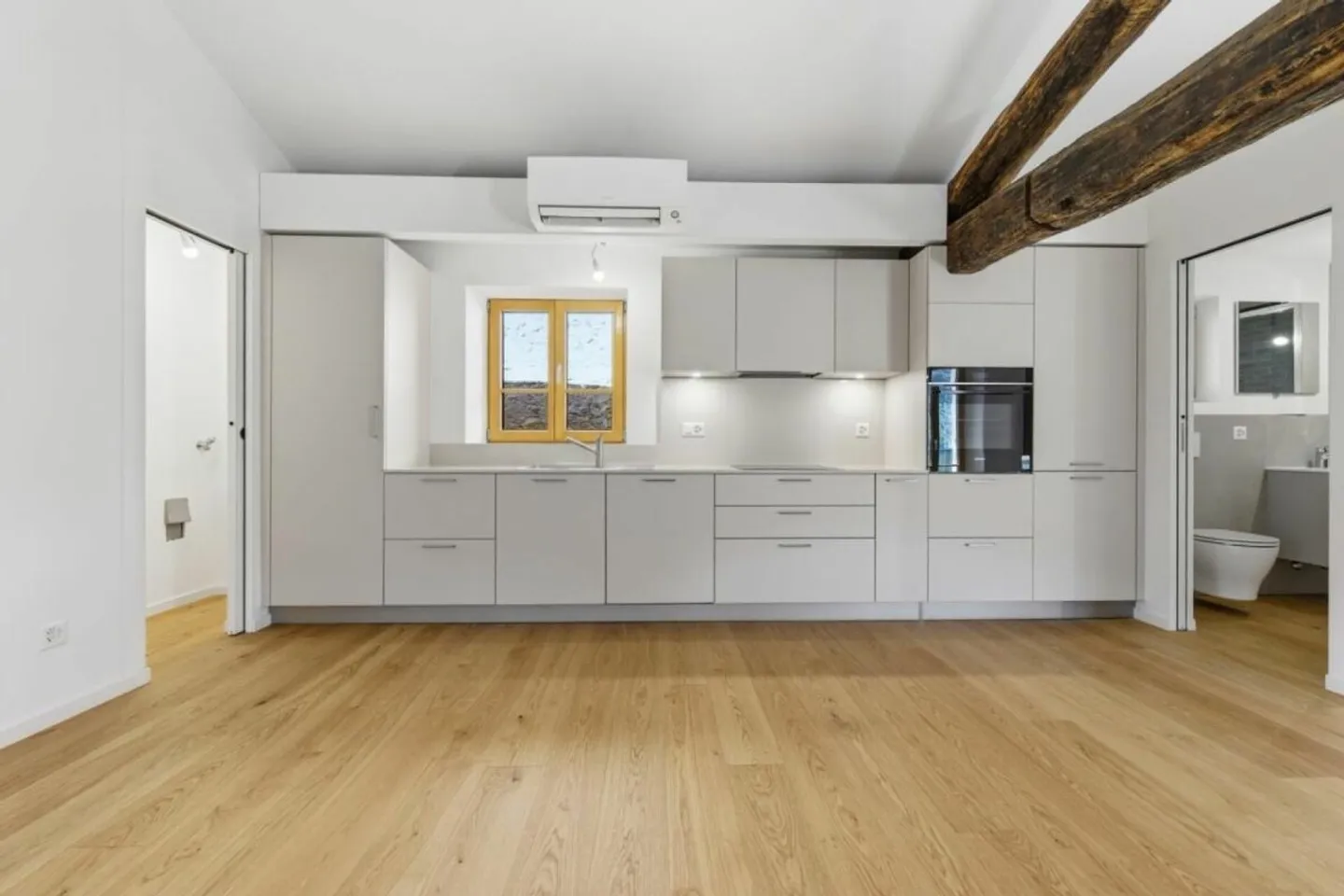 Appartement unique au bord du lac - Photo 4 sur 13