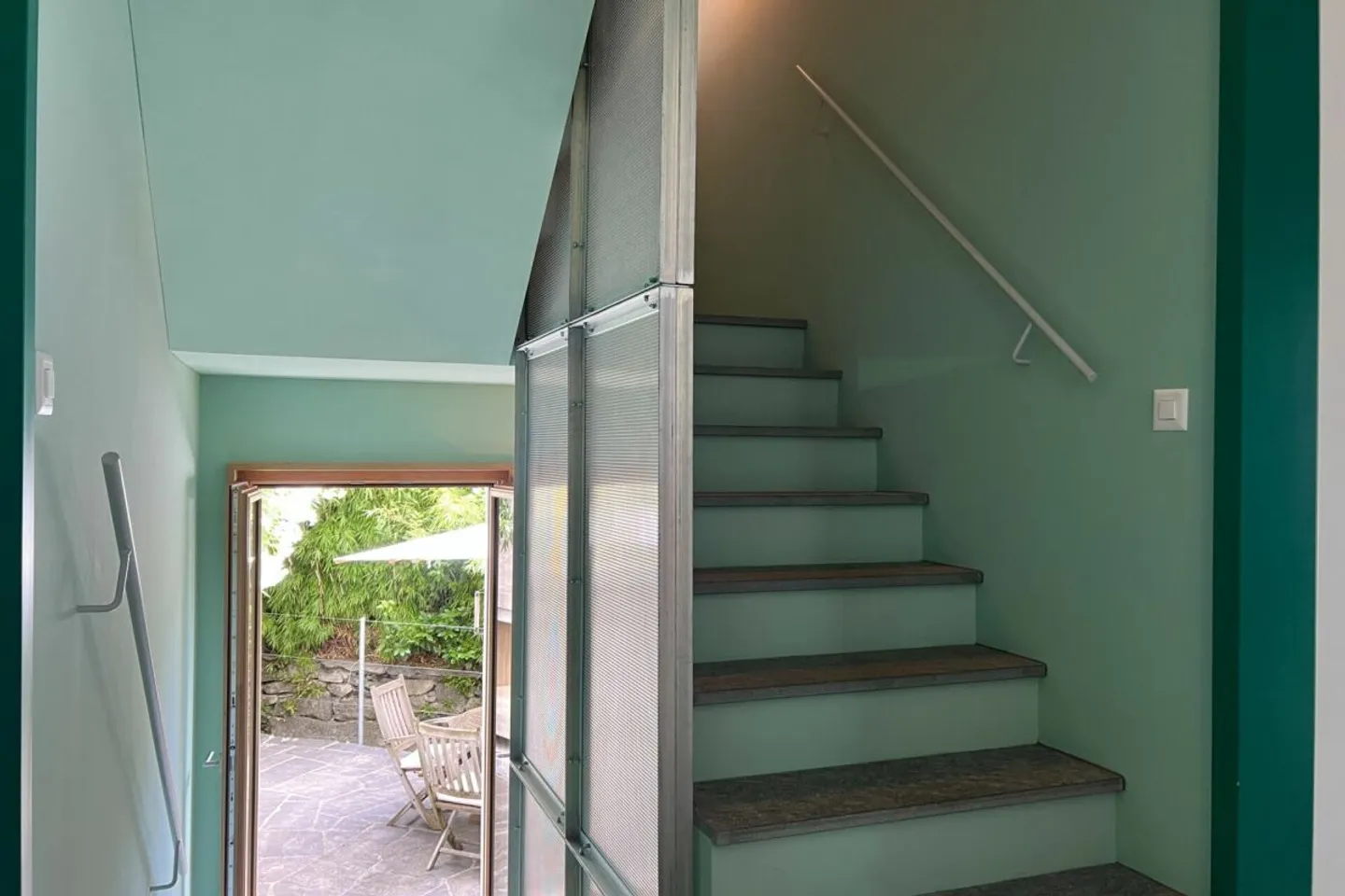 "L'architecture rencontre la nature" - Vie moderne dans la vallée Onsernone avec vue imprenable - Excellent état / Résidence principale - Photo 12 sur 13
