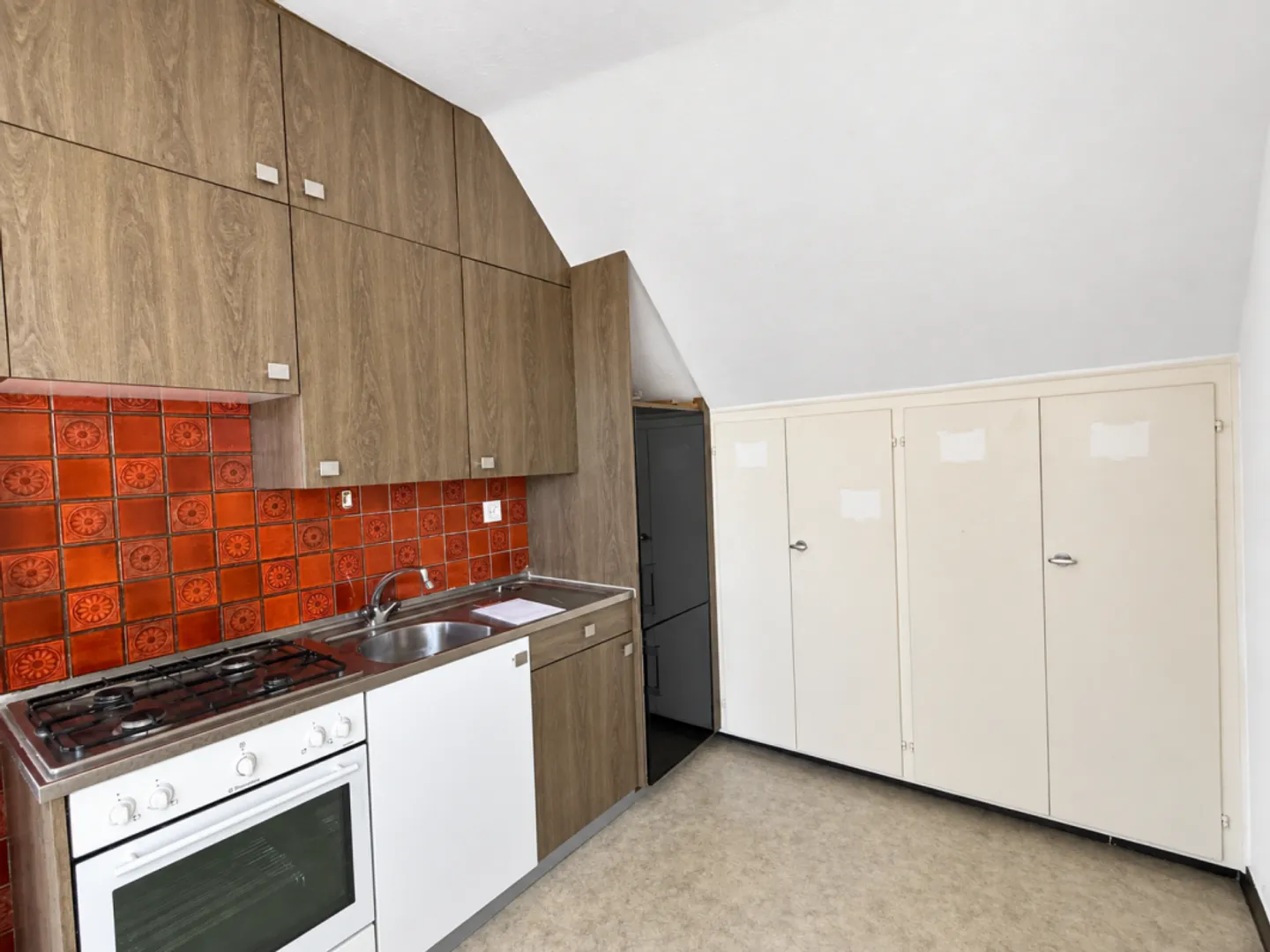 Helle 4-Zimmer Dachwohnung im 3. OG in Zentrumsnähe von St. Gallen - Photo 6 of 10