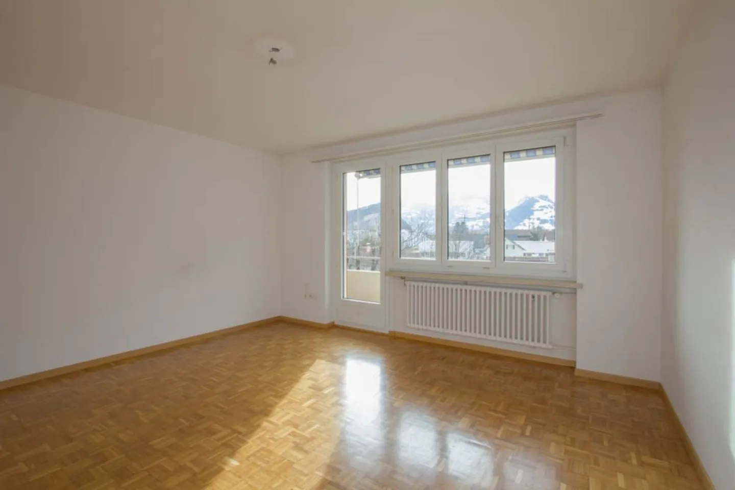 Appartamento conveniente con vista meravigliosa - Foto 4 di 11