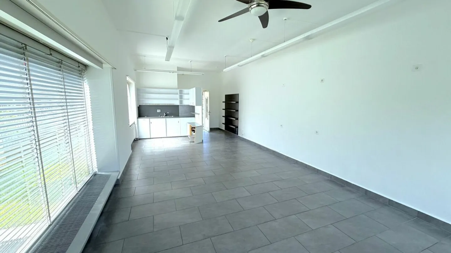 Office for rent in Delémont - Route de Moutier 89 - Photo 3 of 5