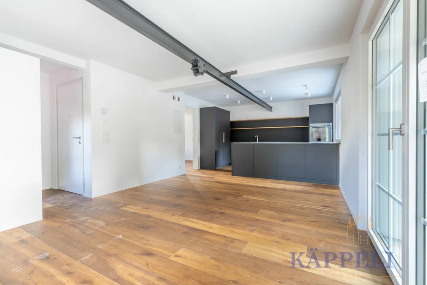 Première location d'un appartement de 2,5 pièces entièrement rénové à Amsoldingen - Photo 4 sur 10