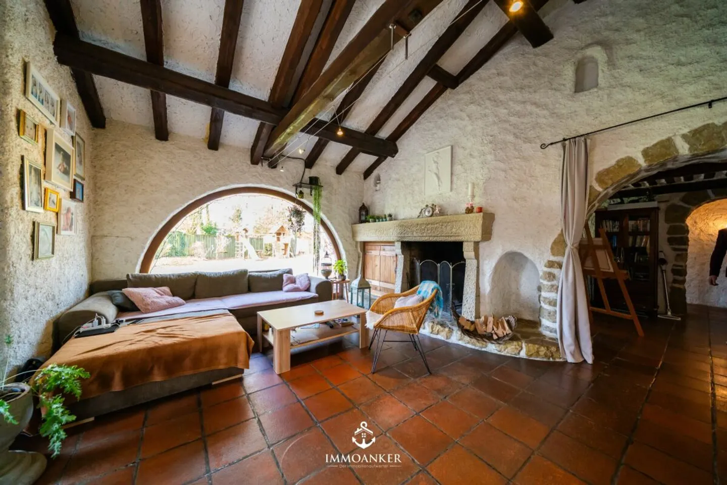 Grosszügiges Einfamilienhaus mit Pool - Foto 10 von 13