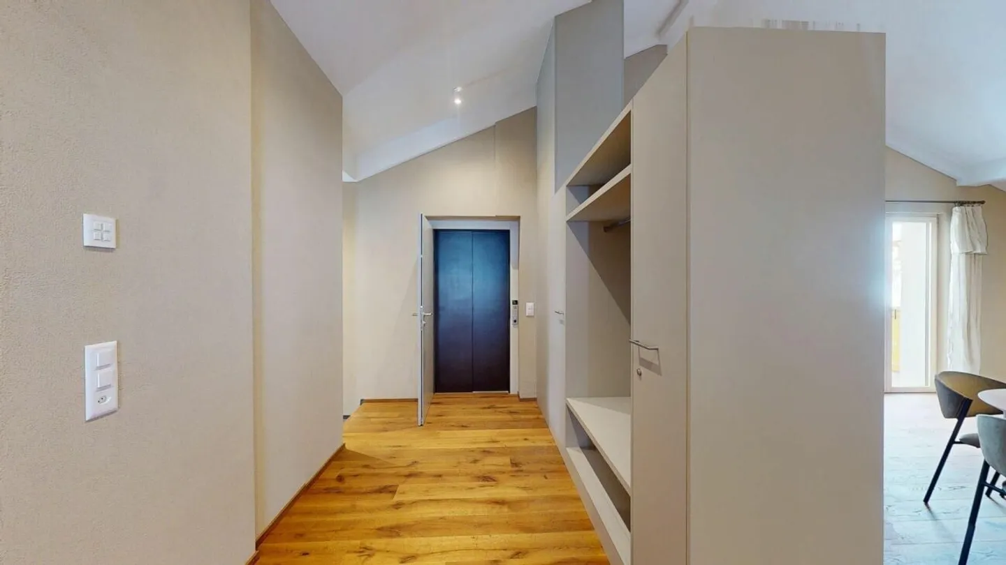 4.5-Room Penthouse Apartment with Management in Tgesa Romana - Photo 10 of 13