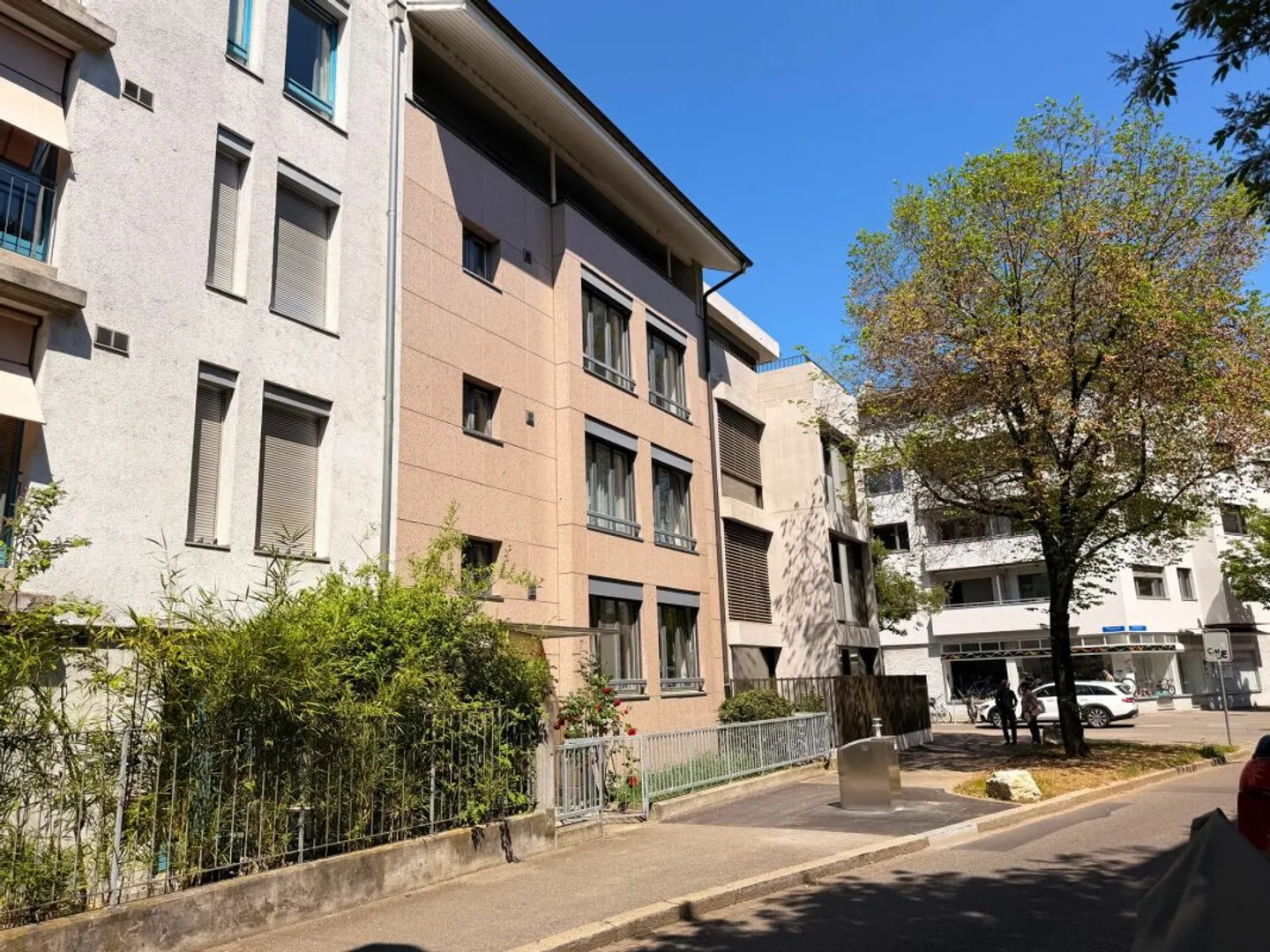 Casa plurifamiliare con 3 appartamenti nel quartiere centrale di Bachletten - Foto 4 di 13