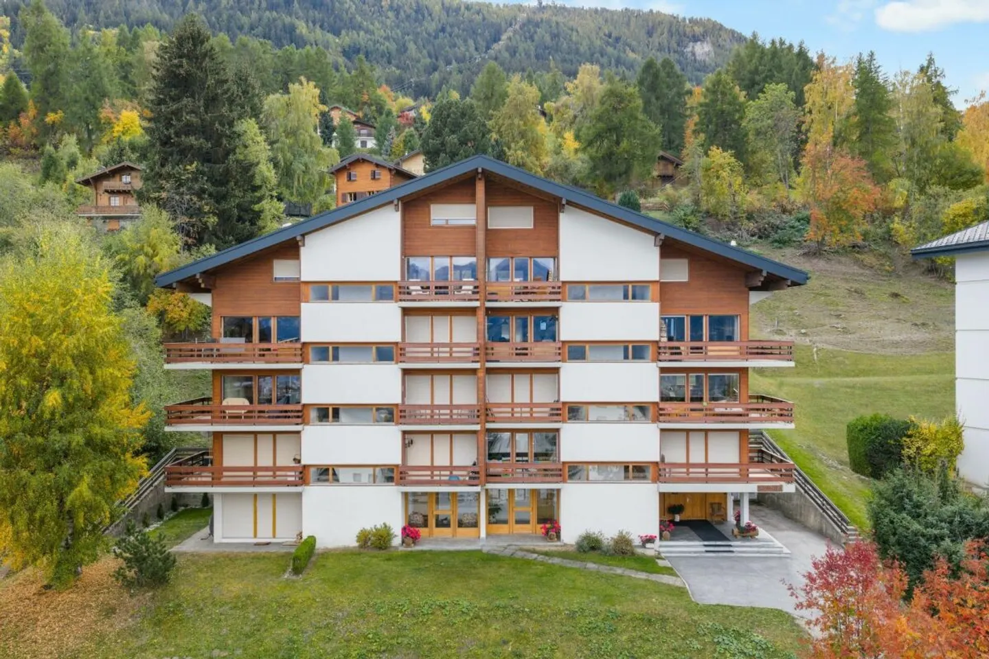 2.5-room apartment close to the ski lifts - Photo 1 of 13