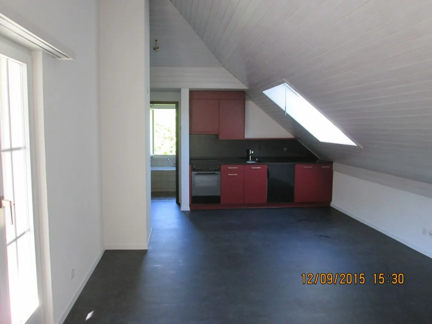 Beautiful apartment in a quiet and sunny residential area - Photo 3 of 12