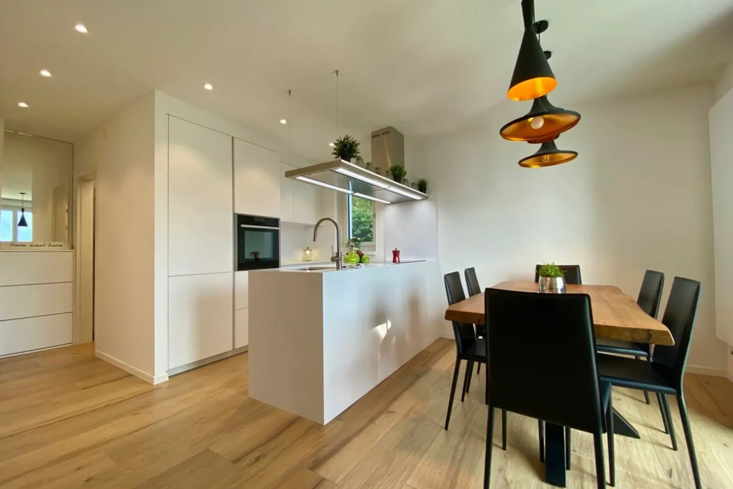 Elegante "Pied a terre" in una posizione tranquilla e soleggiata - ideale per gli utenti dei mezzi pubblici - Foto 3 di 13