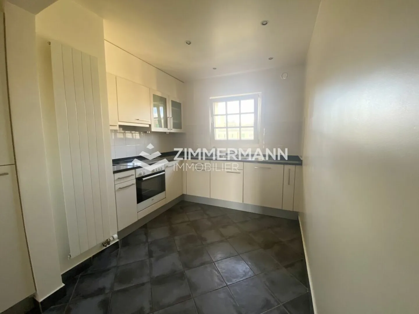 Superbe appartement de 7 pièces avec balcon proche des Nations ! - Photo 4 sur 10