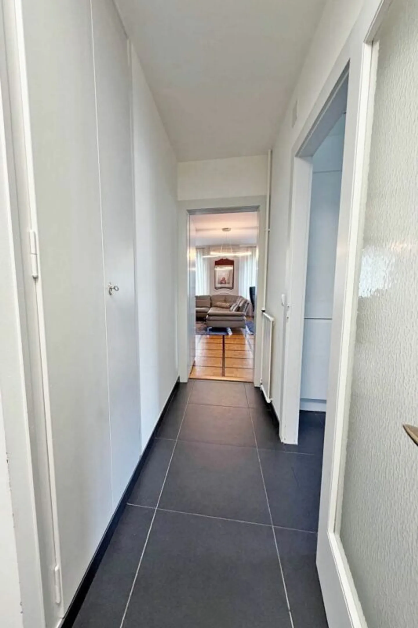 Beautiful spacious apartment with two balconies - Photo 12 of 13