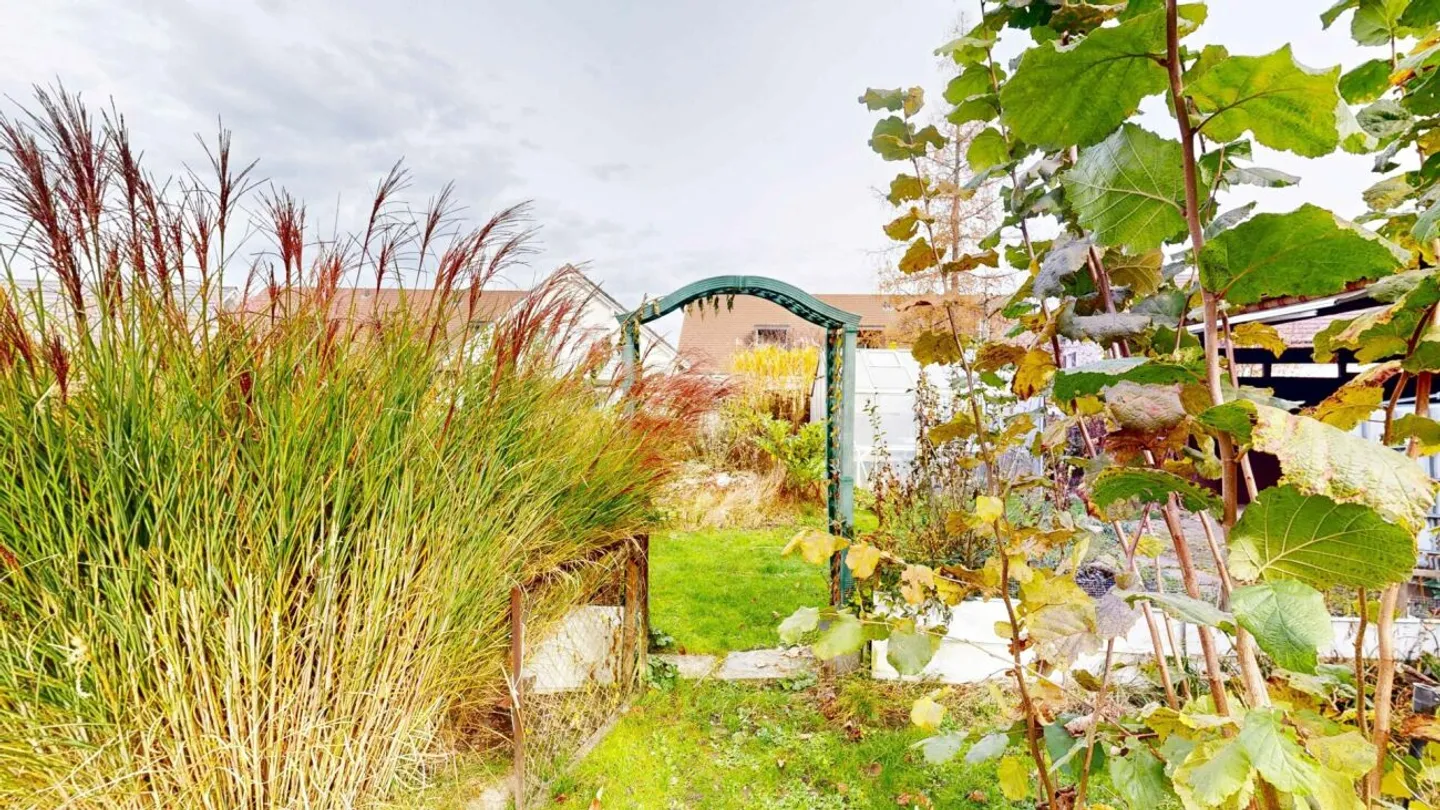 Detached Single-Family House in the Heart of Lotzwil - Photo 2 of 13