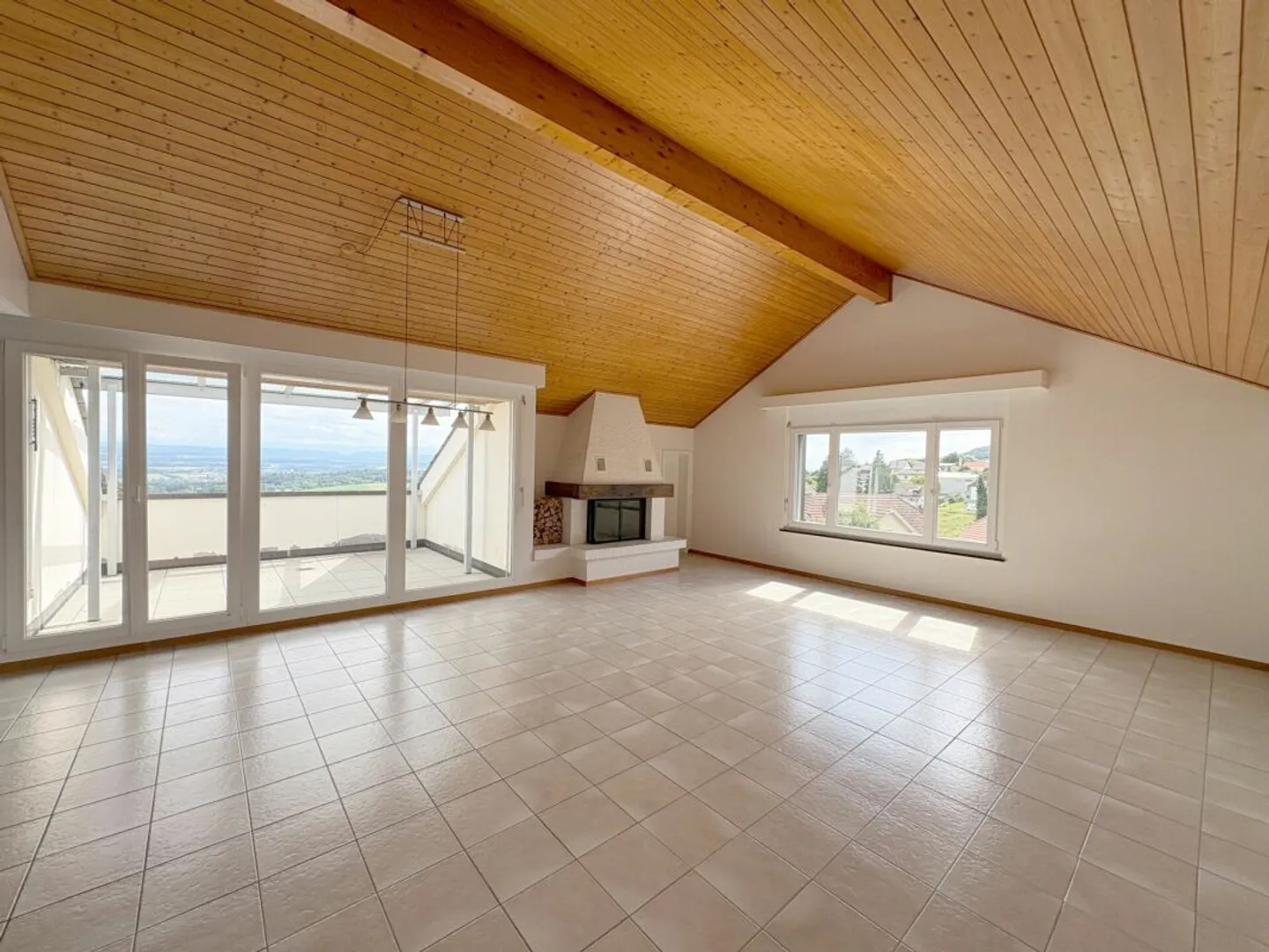 Appartamento 4,5 locali con vista mozzafiato e 170 m² di superficie utile - Foto 3 di 10