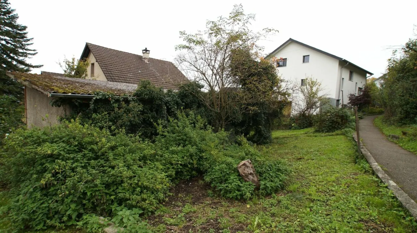 Building plot with old property (multi-family house new building concept study available) - Photo 10 of 13