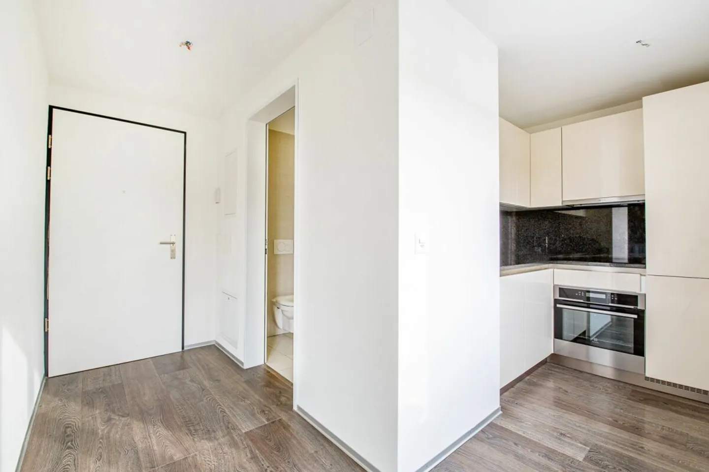 Stilvolles Apartment in Dübendorf - Foto 1 von 8