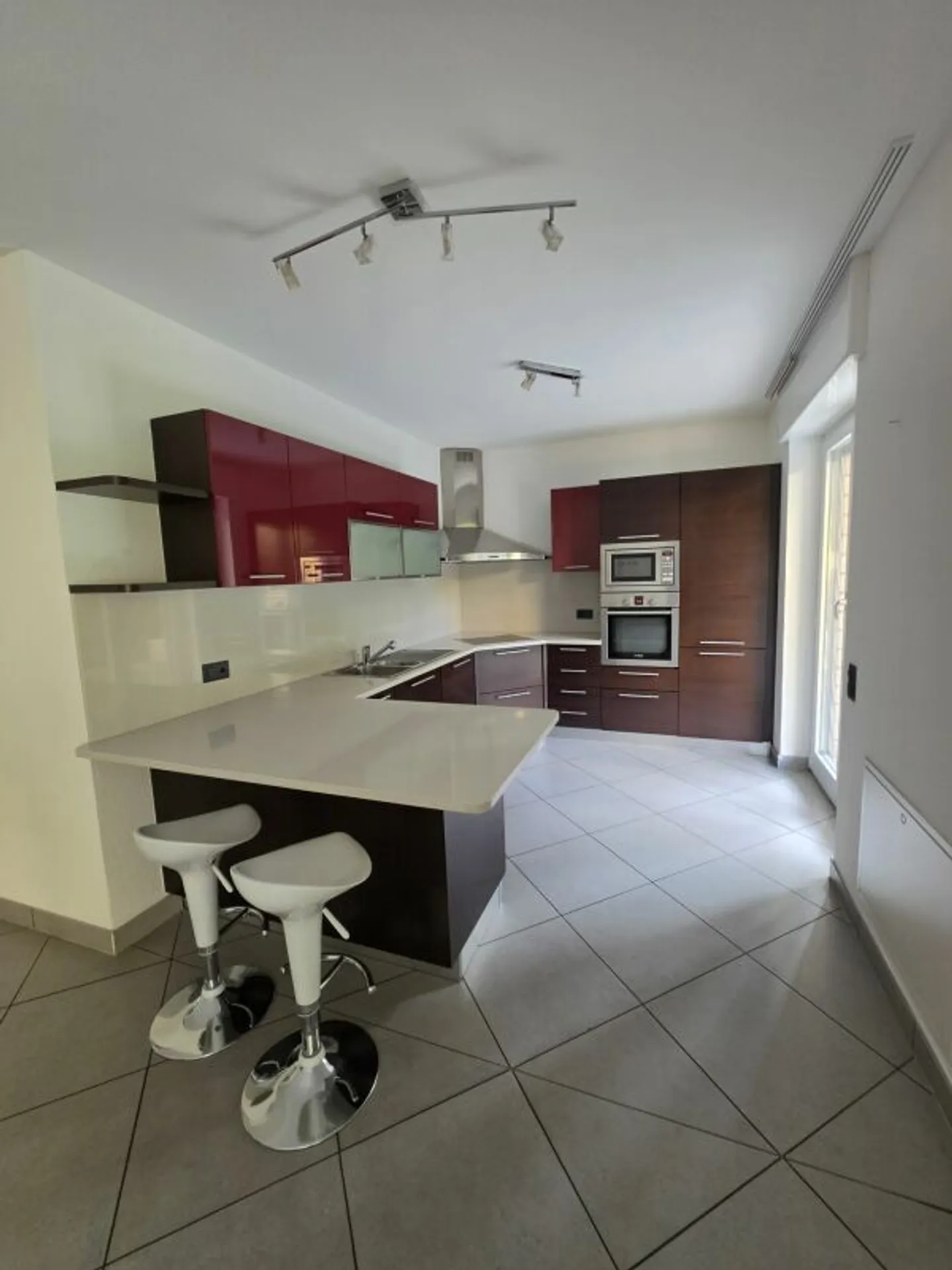 Privileged location with terrace and large garden - Photo 6 of 13