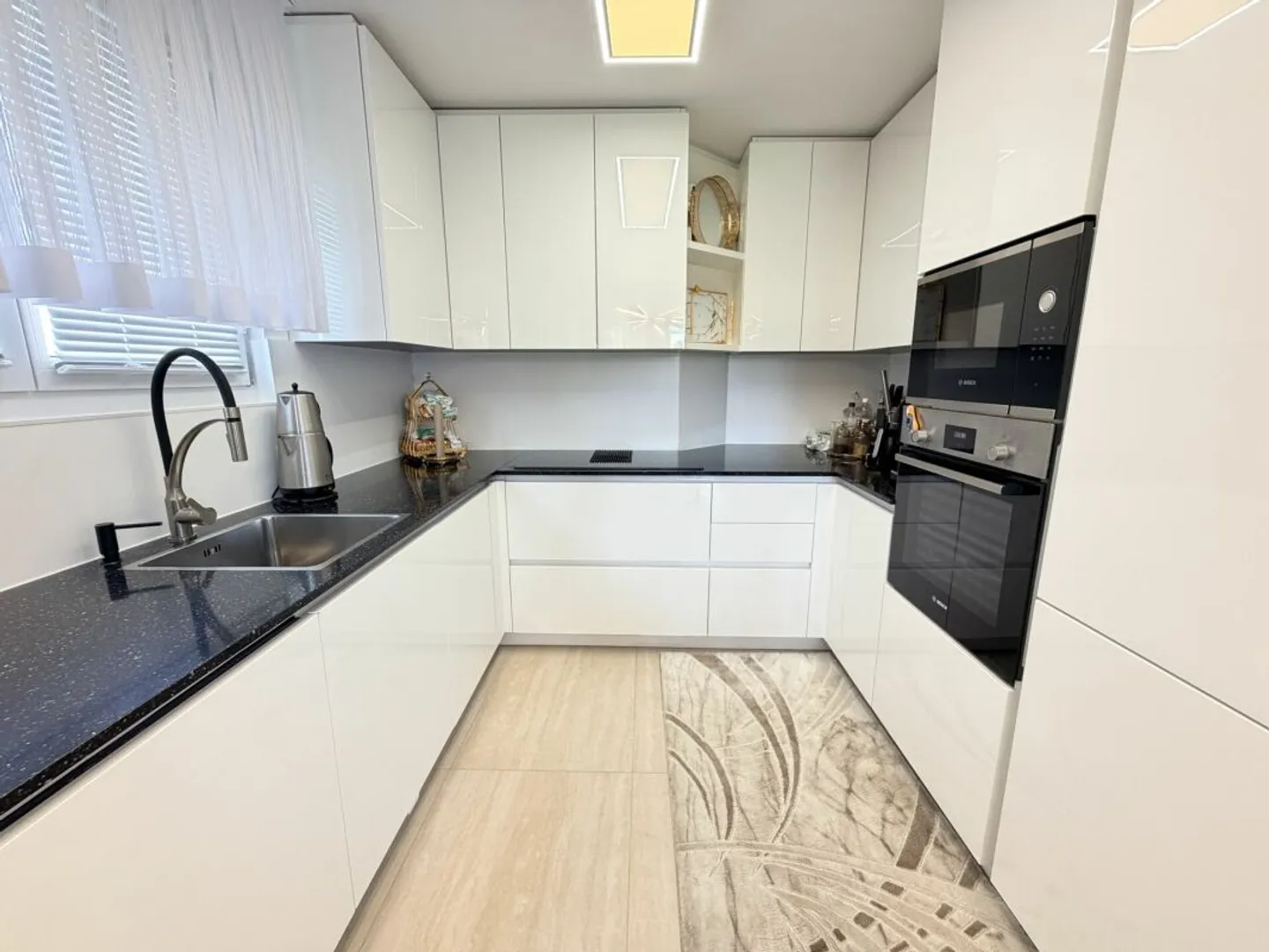 Appartement attrayant de 4,5 pièces avec beaucoup de confort de vie - Photo 6 sur 11