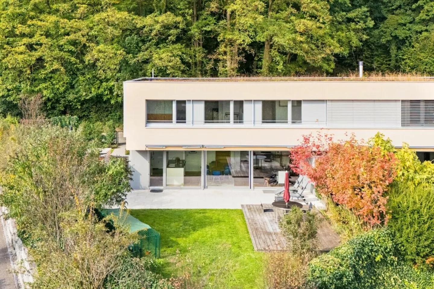Casa unifamiliare 4 1/2 stanze quasi nuova con sala hobby e due posti auto al Rebberg di Reinach - Foto 2 di 12