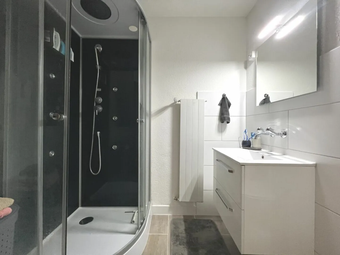 Appartement confortable de 4,5 pièces dans un endroit calme - Photo 7 sur 8