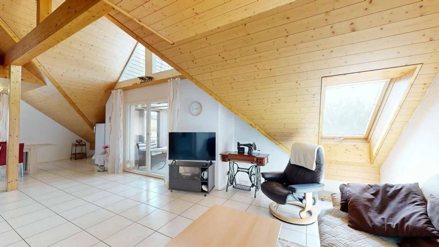 3,5 pièces, beaucoup de lumière et une galerie à tomber amoureux - Photo 5 sur 13