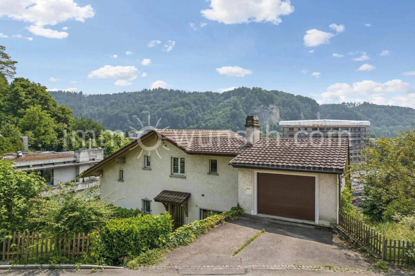 Die Gelegenheit: 6-Zi. Einfamilienhaus (BEFRISTET) zu vermieten - Photo 2 of 13