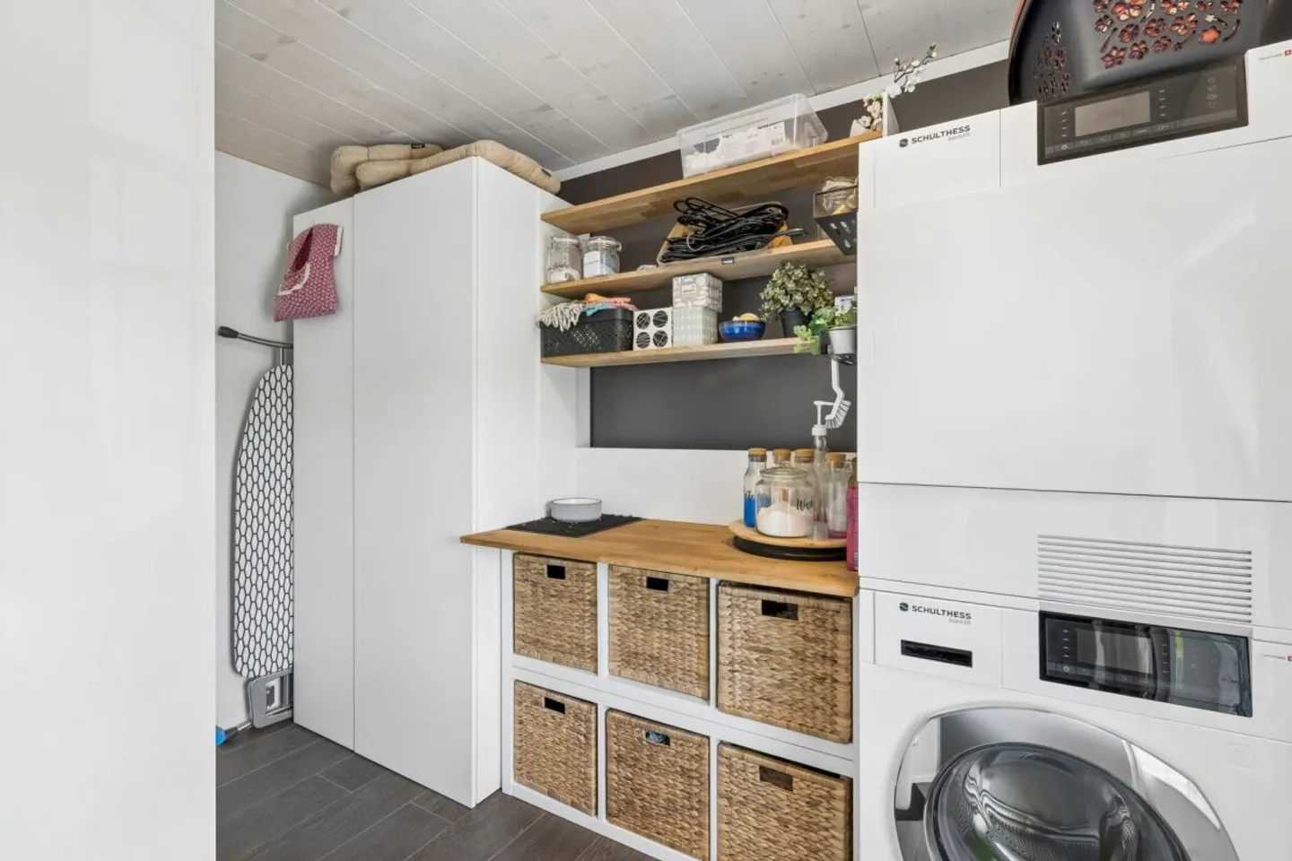 Wohnen mit Geschichte - Atemberaubender 5.5 Zimmer-Hausteil mit grossem Garten - Foto 13 di 13