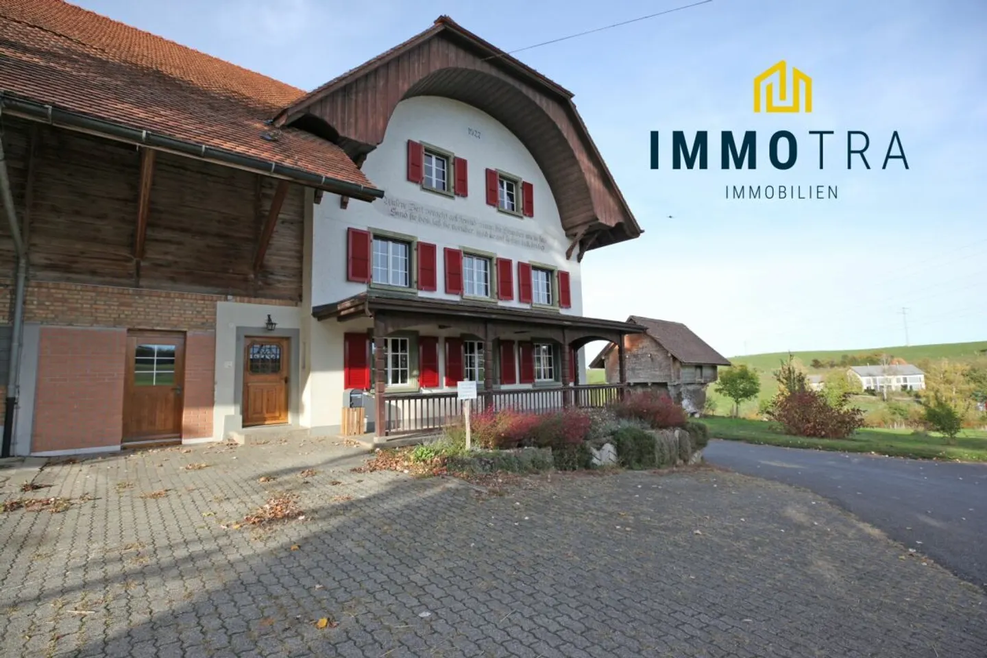 Appartement de 6,5 pièces dans une ferme - Photo 1 sur 13