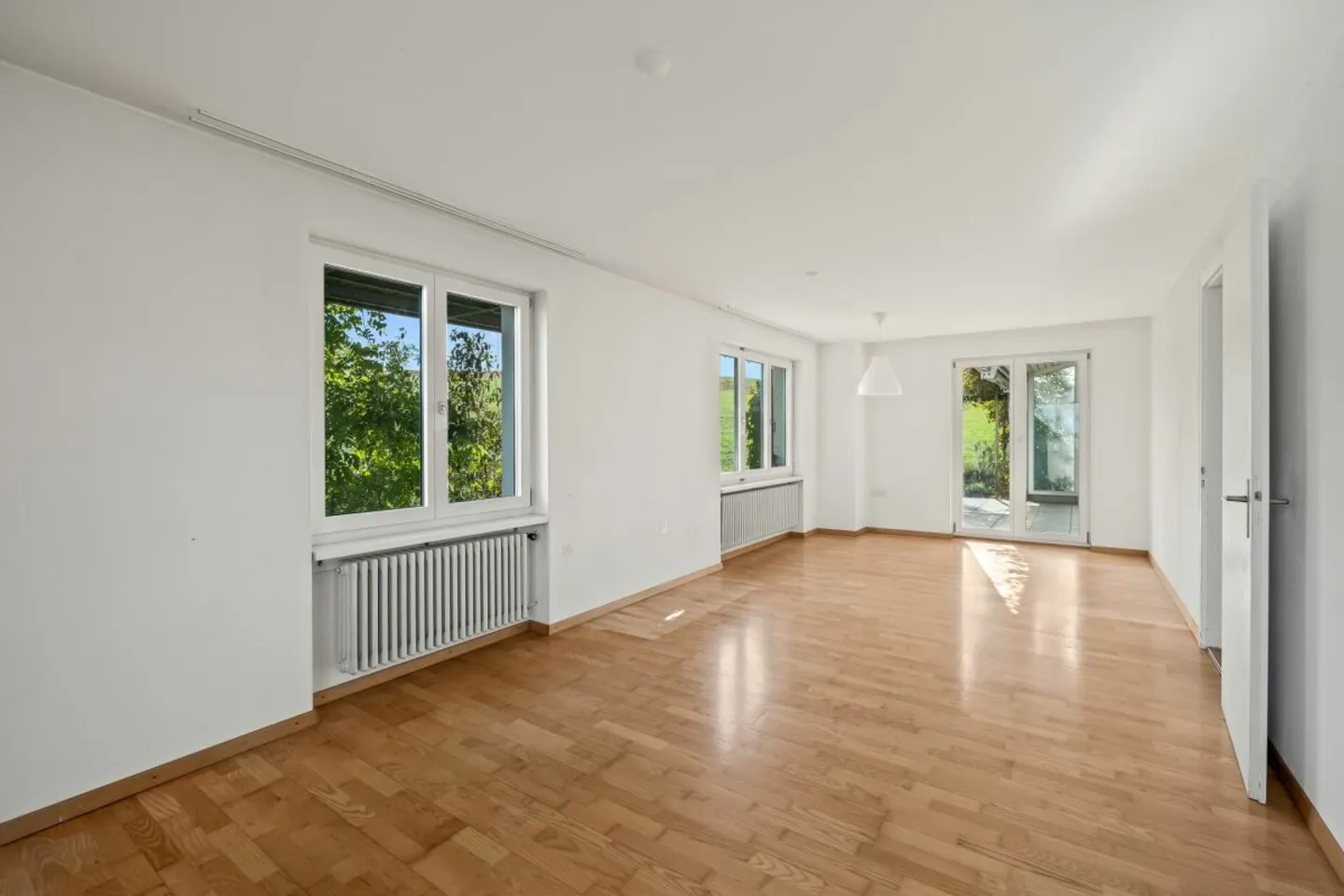 Wohnen am Rand der Bauzone - mit Weitsicht und viel Raum fürs Leben - Foto 8 di 13