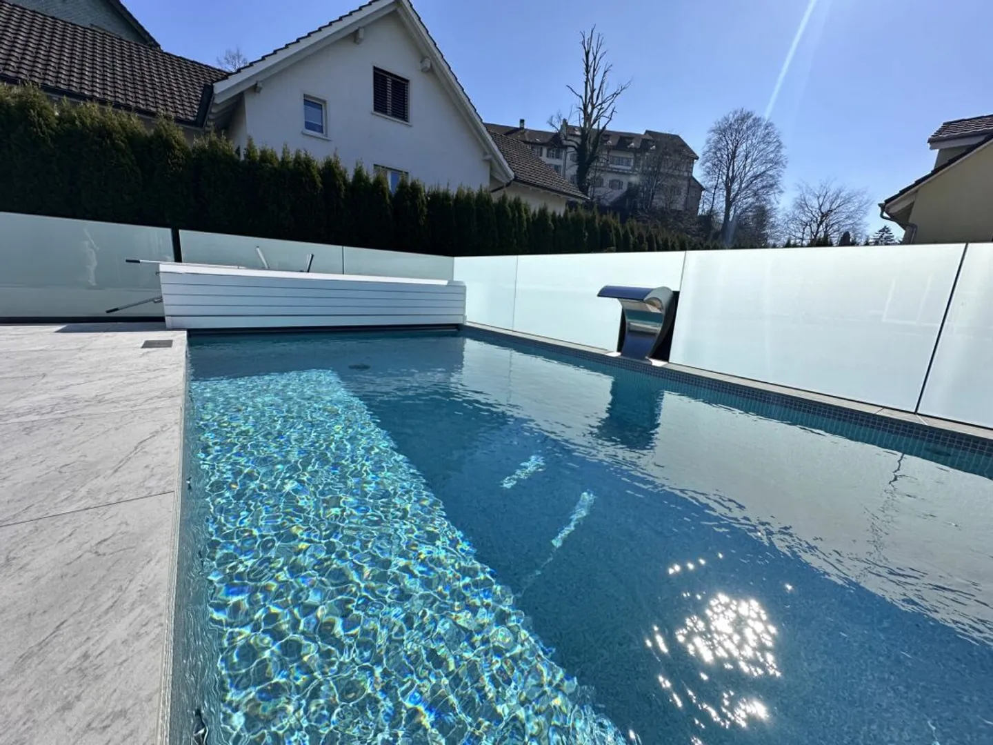 Vivre généreusement, utiliser de manière flexible - avec piscine et espace commercial - Photo 9 sur 12