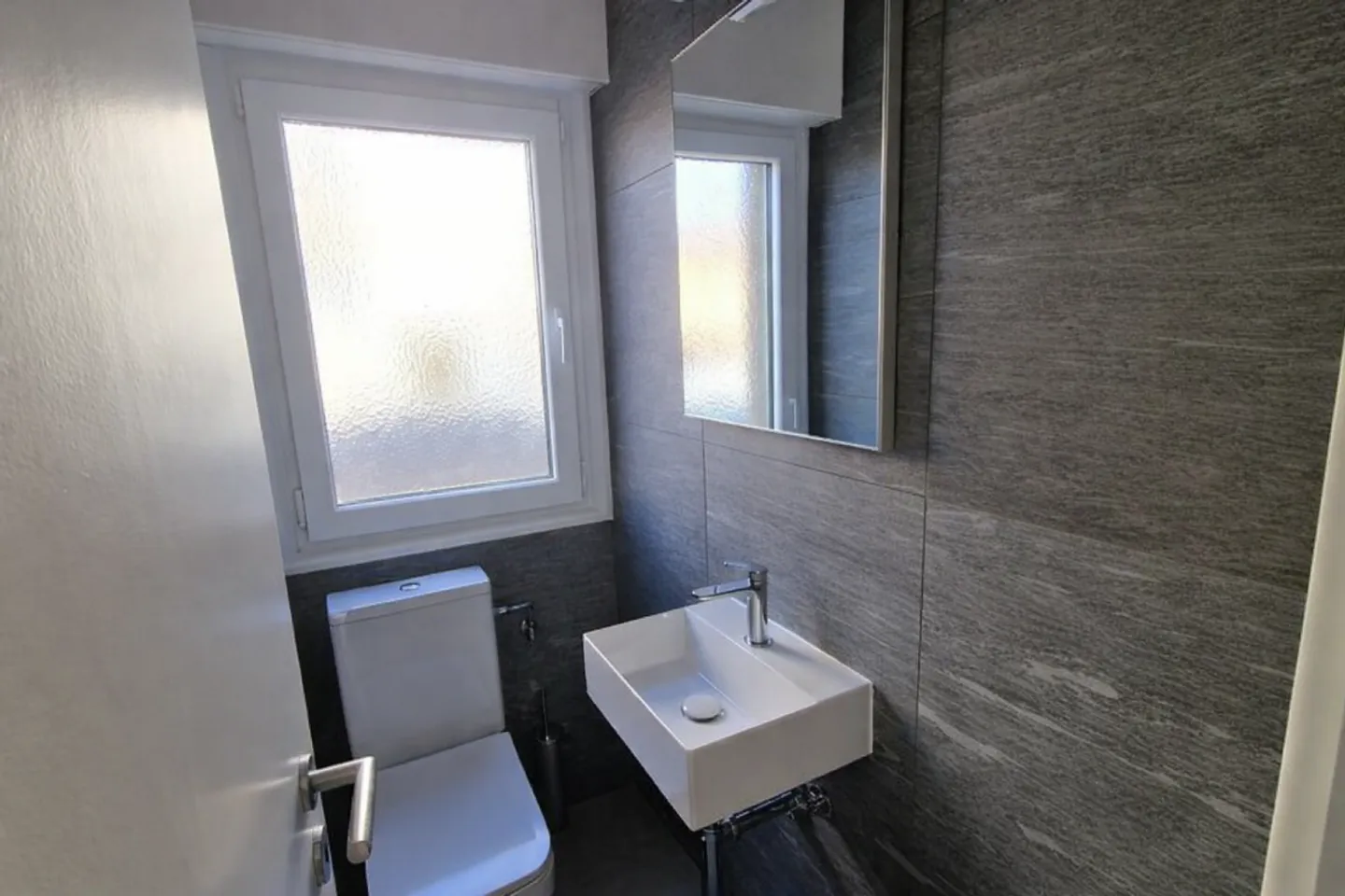 CALM, WITH GARDEN - Photo 9 of 10