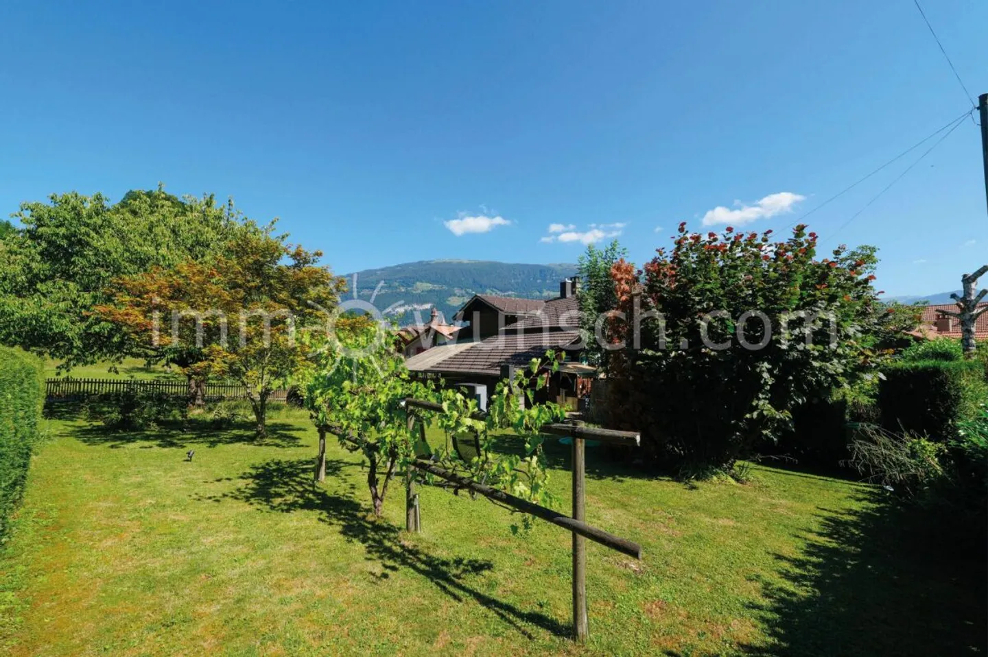 Charming Chalet with Annex, in popular Därligen, on Lake Thun - Photo 2 of 13