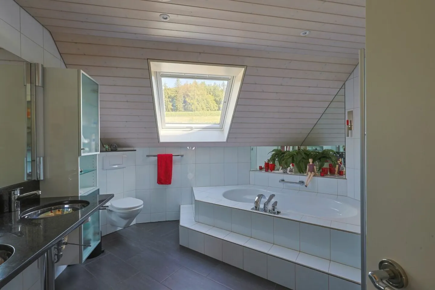 Casa unifamiliare di 5,5 stanze con vista meravigliosa - Foto 8 di 13