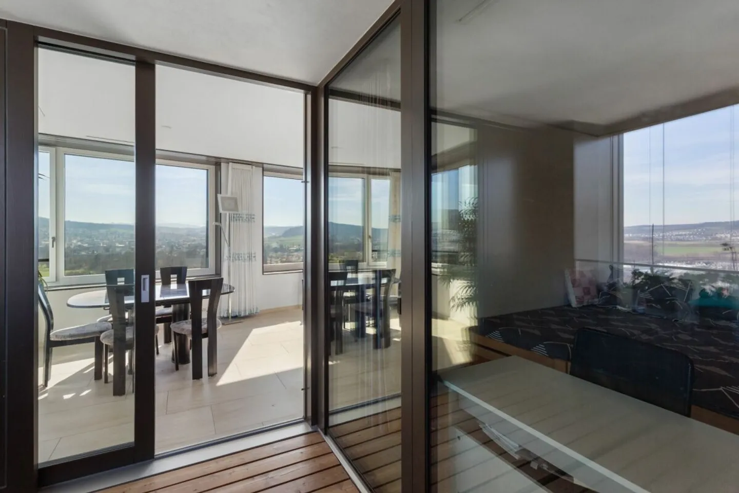 Vivere esclusivamente al 23° piano della Limmat Tower - con vista fino alle Alpi - Foto 9 di 12