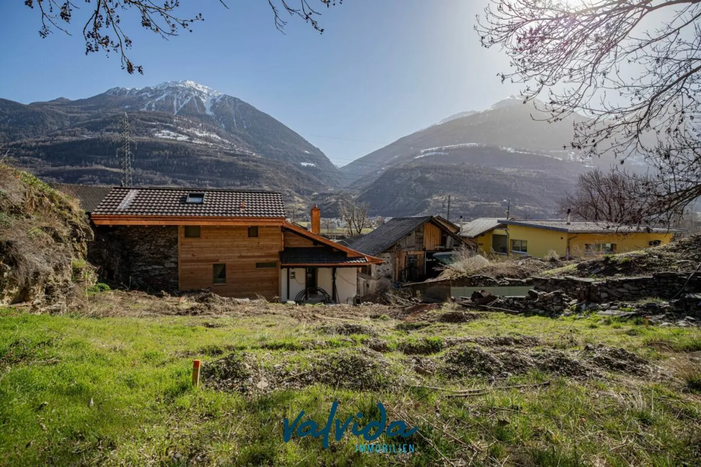 Maison individuelle neuve de 4,5 pièces dans un emplacement ensoleillé et calme à Getwing (Gampel-Bratsch) - Photo 1 sur 4