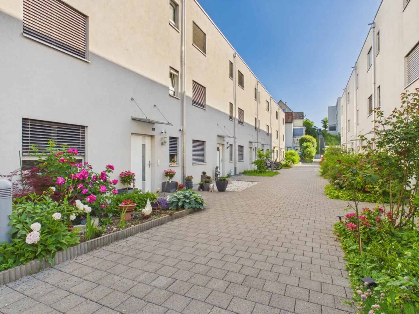 Grosszügiges Reihenhaus - Foto 1 von 13