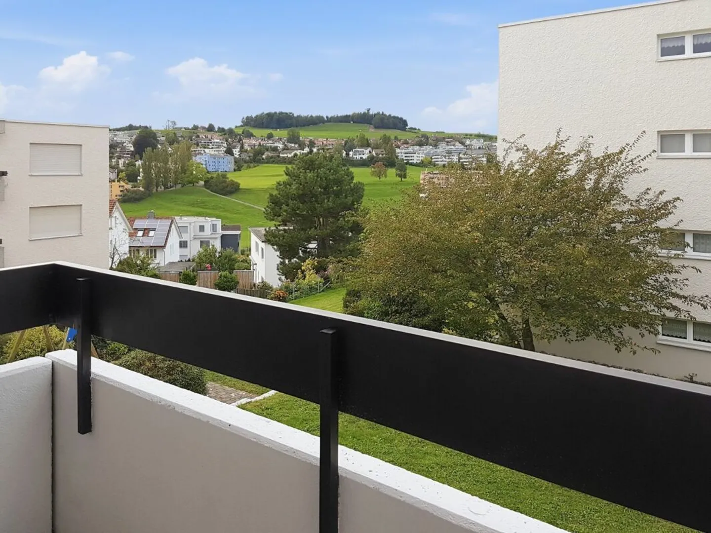 Bright 5.5-room apartment with great balcony view - Photo 8 of 8