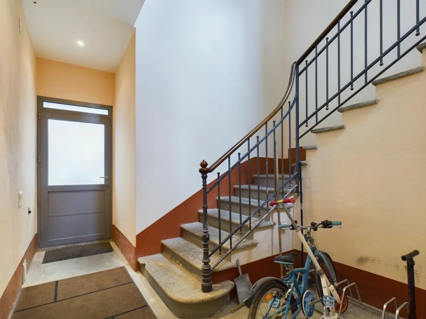 Elegant Apartment with Large Terrace - Photo 13 of 13