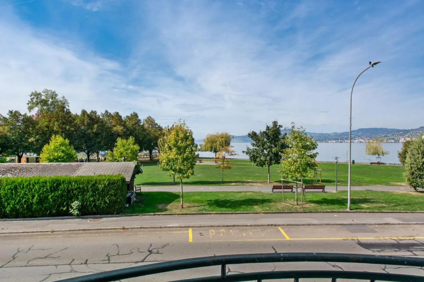 Appartement de 4.5 pièces face au lac, au coeur de Villeneuve - Photo 4 sur 13