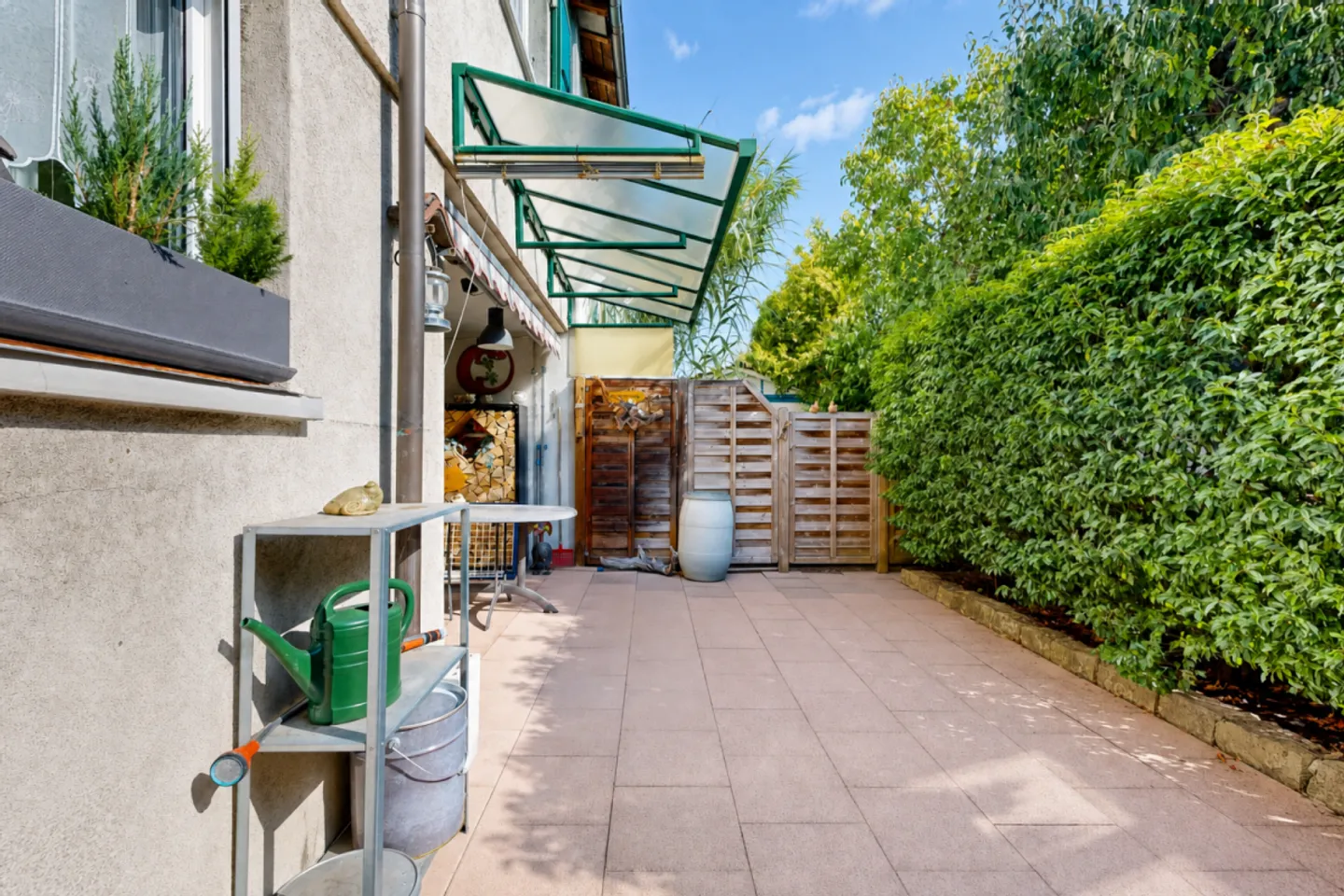 Well-maintained single-family house with forecourt and terrace - Photo 8 of 13