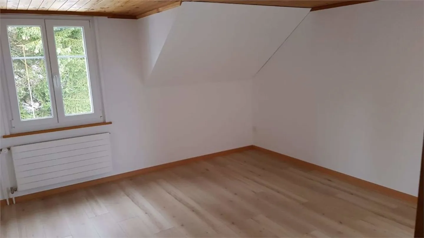 Maison rénovée de 4,5 pièces avec jardin - Photo 10 sur 10