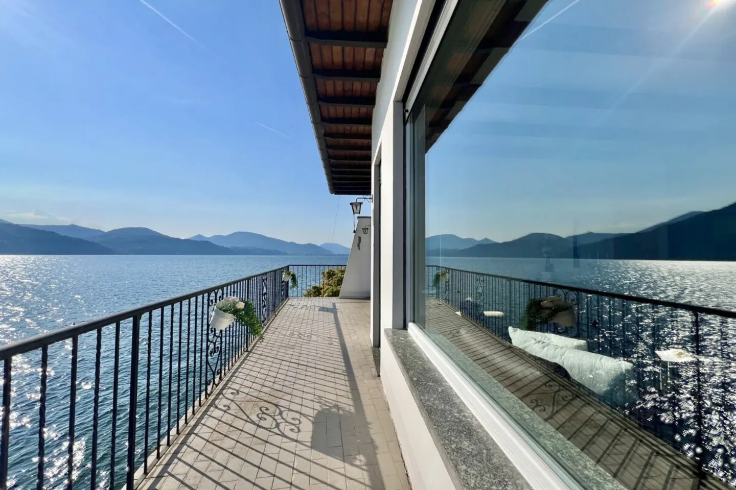 Villa directement au bord du lac avec plage privée et accès au lac / Cannobio (Italie) - Photo 7 sur 13