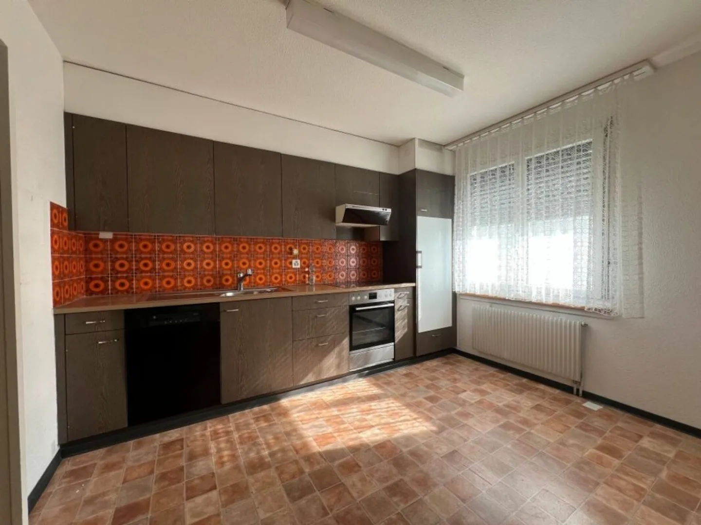 Casa familiare con appartamento - Foto 6 di 13