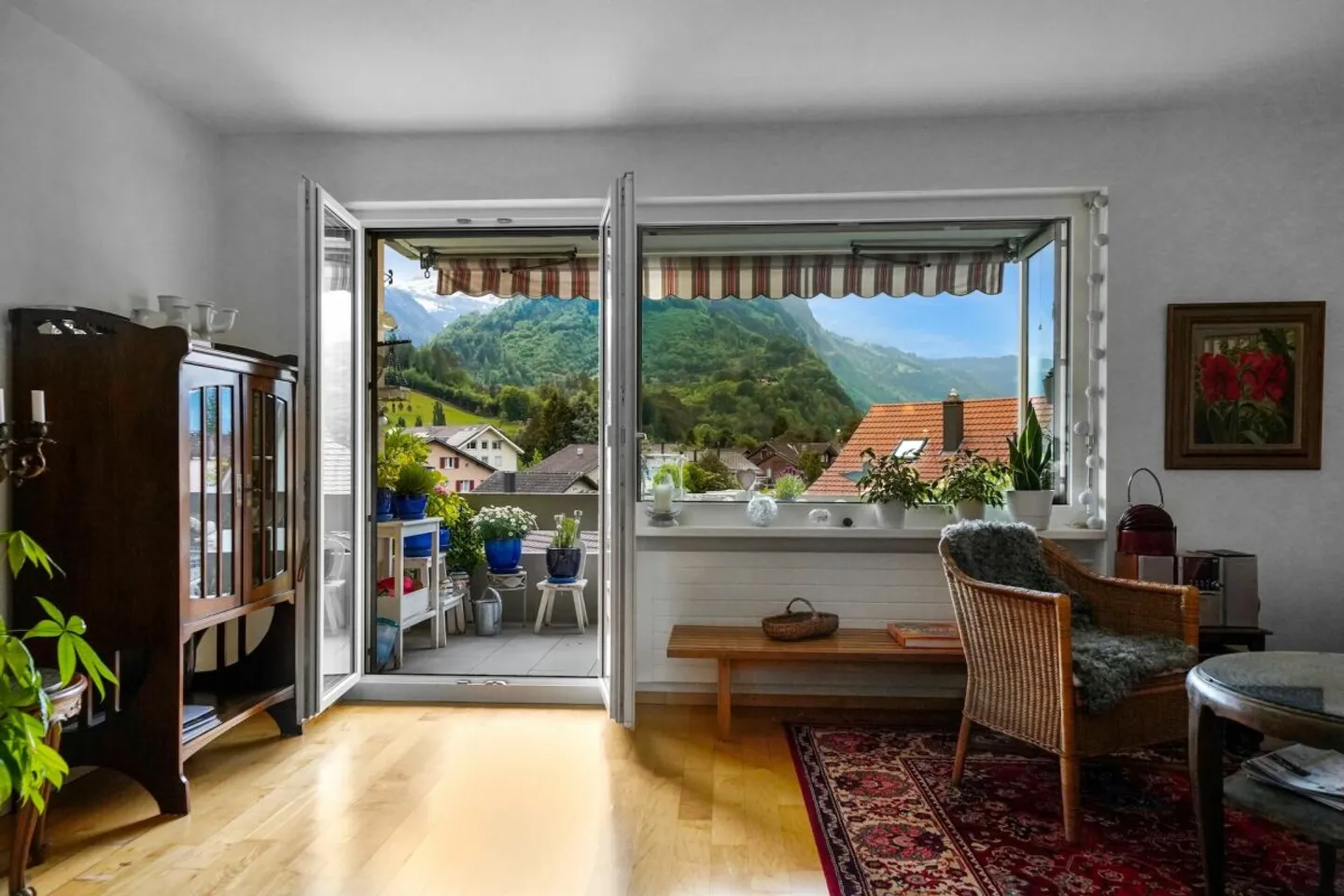 Bright 4.5-room condominium in a central location in Interlaken - Photo 3 of 13