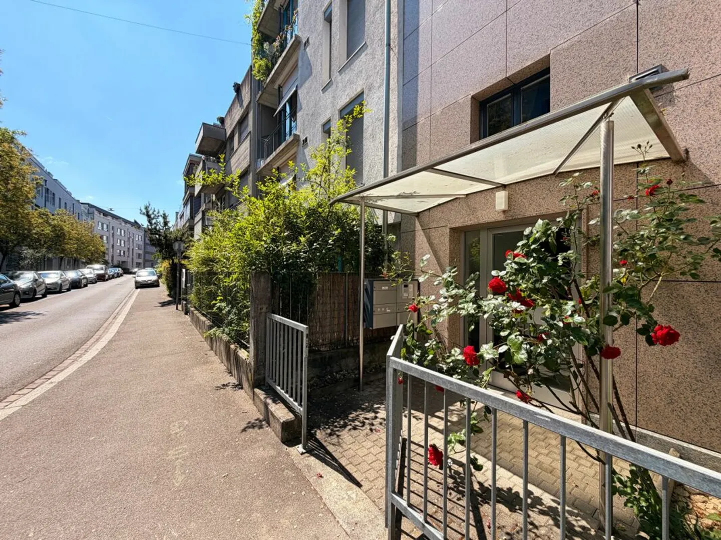Casa plurifamiliare con 3 appartamenti nel quartiere centrale di Bachletten - Foto 6 di 13