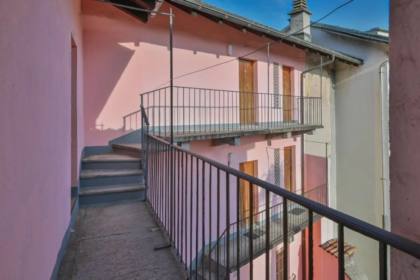 Historic Building in Locarno - Photo 11 of 13